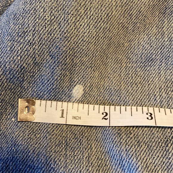 Levi’s relaxed fit 550 denim jeans. 34x32 - Picture 6 of 6